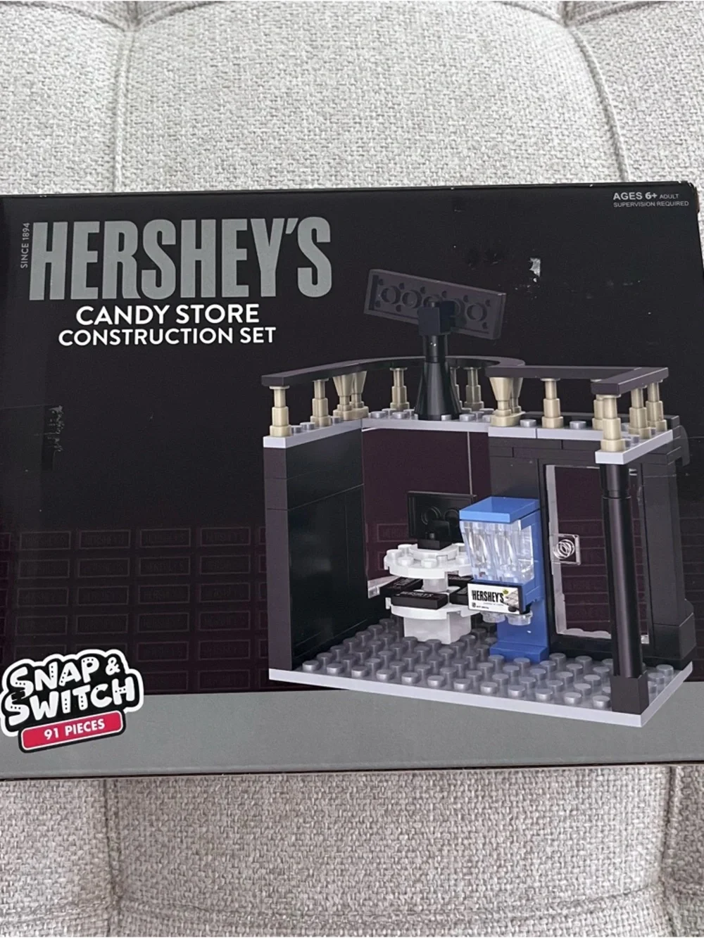 NIB HERSHEY'S construction set - Picture 2 of 3